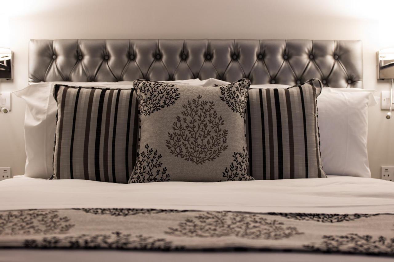 The Maple Manor Hotel Crawley  Bagian luar foto