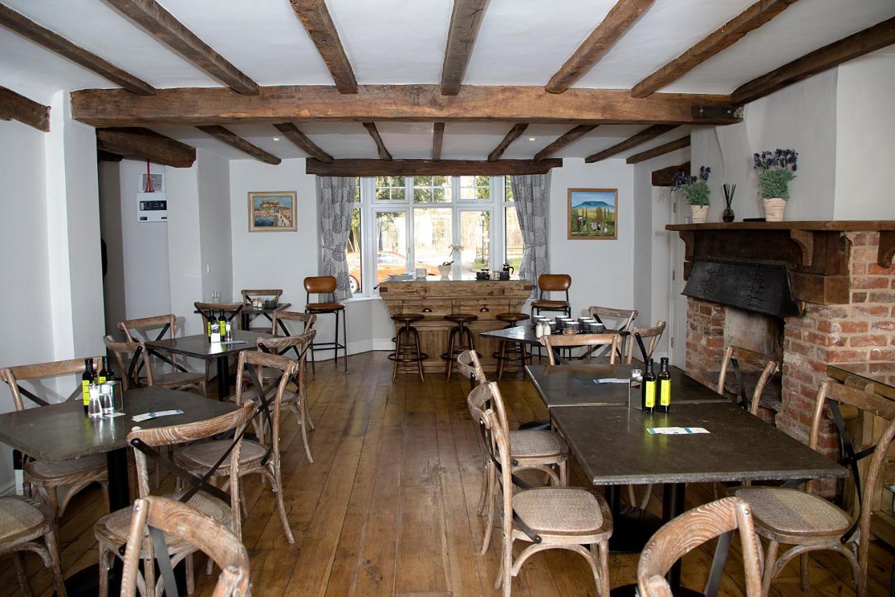 The Maple Manor Hotel Crawley  Bagian luar foto