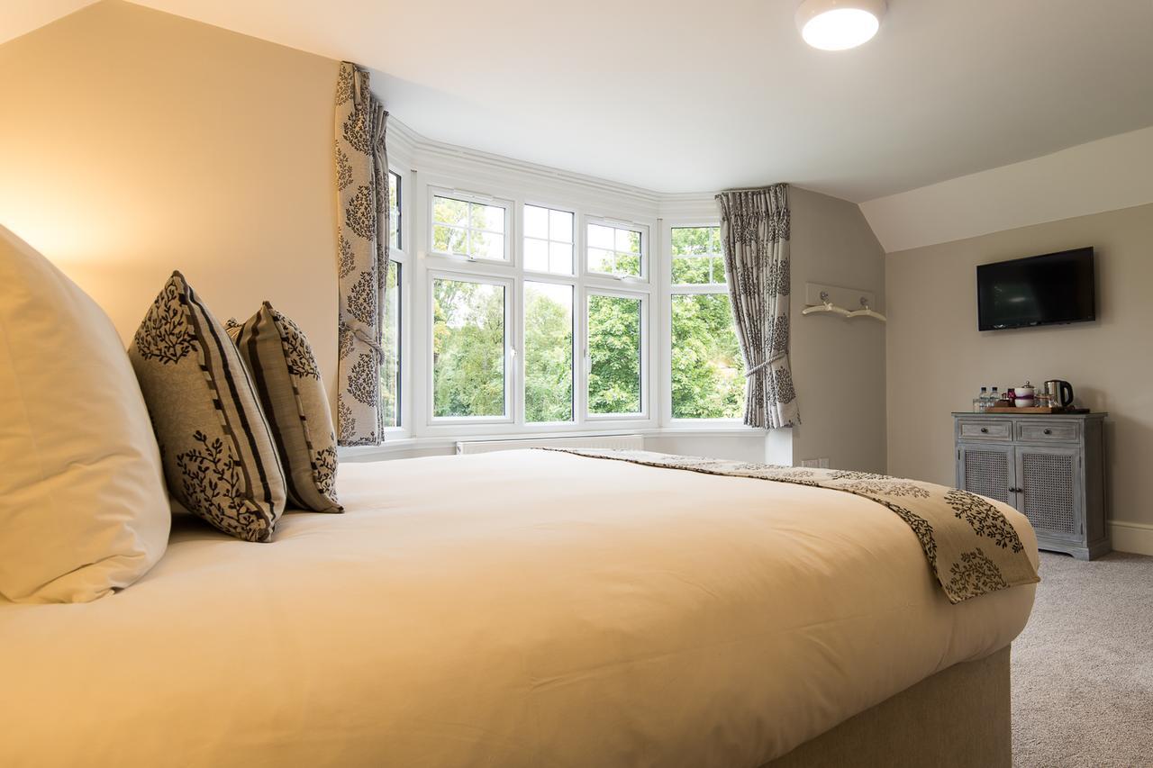 The Maple Manor Hotel Crawley  Bagian luar foto