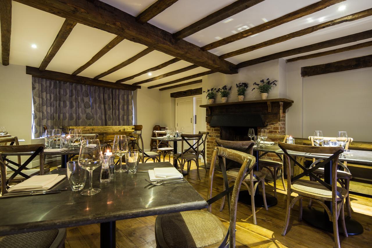 The Maple Manor Hotel Crawley  Bagian luar foto