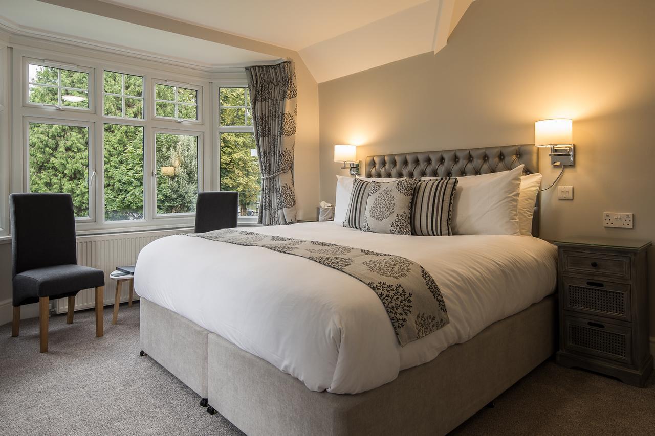The Maple Manor Hotel Crawley  Bagian luar foto